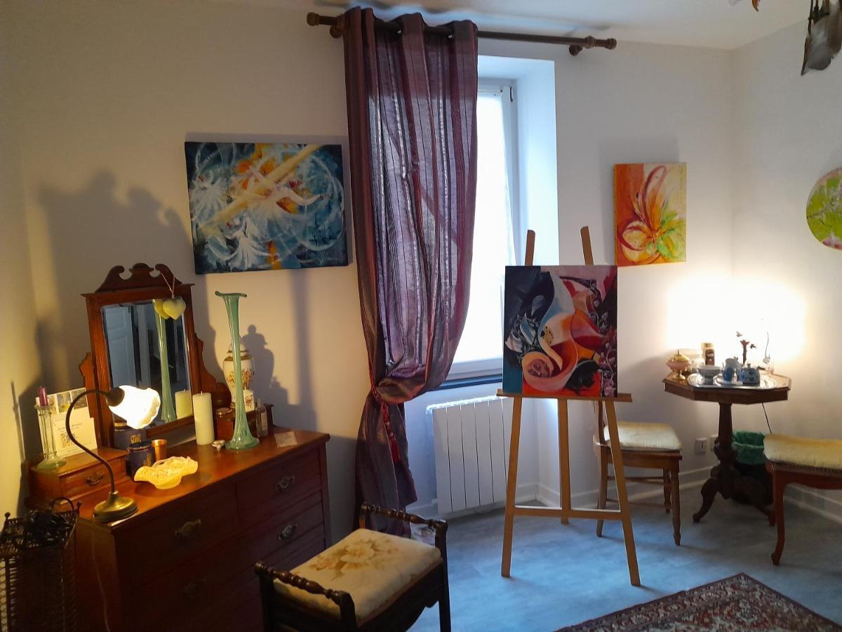 La Chambre De Garance Et Ses Couleurs D'Art 圣波勒-德莱昂 外观 照片